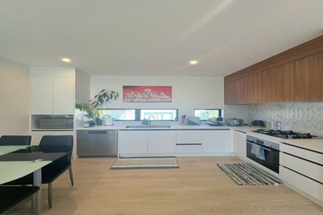 Photo of property in 20f Gilliam Street, New Lynn, Auckland, 0600