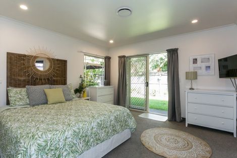 Photo of property in 17 Woodlands Drive, Havelock North, 4130