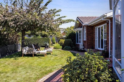 Photo of property in 1c Waiwera Place, Merrilands, New Plymouth, 4312