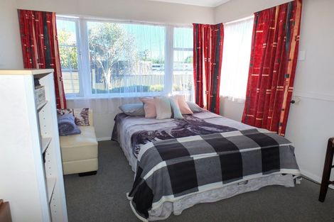 Photo of property in 15 Te Awa Street, Foxton Beach, Foxton, 4815