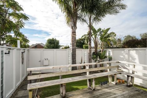 Photo of property in 4 Tahara Crescent, Mount Maunganui, 3116