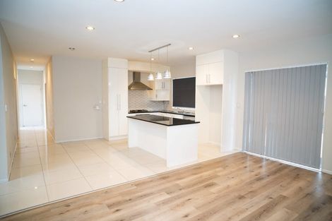 Photo of property in 17 Clendon Place, Manurewa, Auckland, 2102