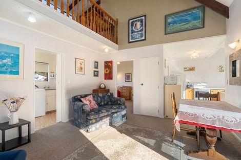 Photo of property in 2 Ono Street, Waikanae Beach, Waikanae, 5036
