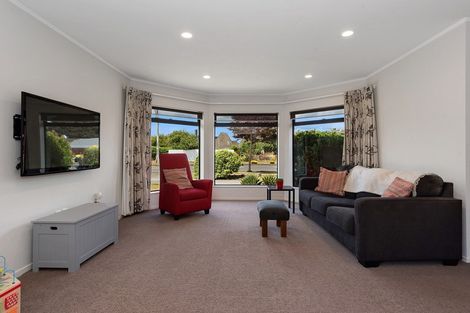 Photo of property in 83 Sandwich Road, St Andrews, Hamilton, 3200