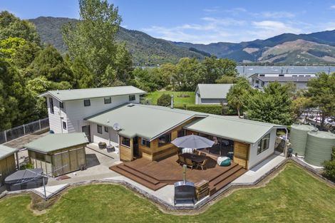 Photo of property in 6b Lady Cobham Grove, Anakiwa, Picton, 7281