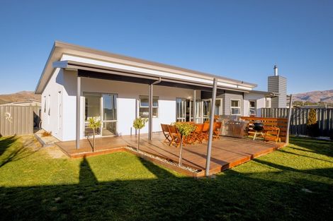 Photo of property in 12 Magnetic Place, Cromwell, 9310