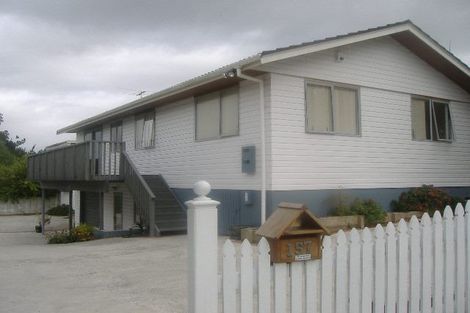Photo of property in 157 Bradbury Road, Botany Downs, Auckland, 2010