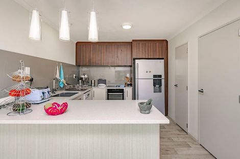 Photo of property in 121 Keri Vista Rise, Papakura, 2110