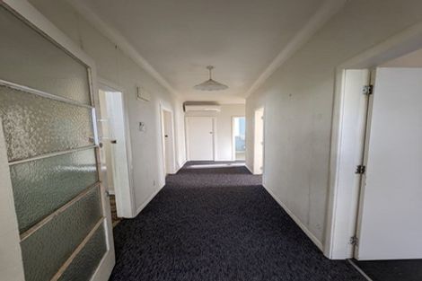 Photo of property in 37 Mako Mako Road, Levin, 5510
