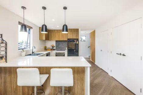 Photo of property in 1/11 Lewis Road, Pakuranga, Auckland, 2010