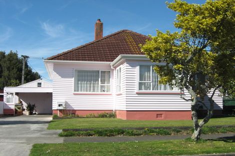 Photo of property in 3 Somerset Street, Brooklands, New Plymouth, 4310