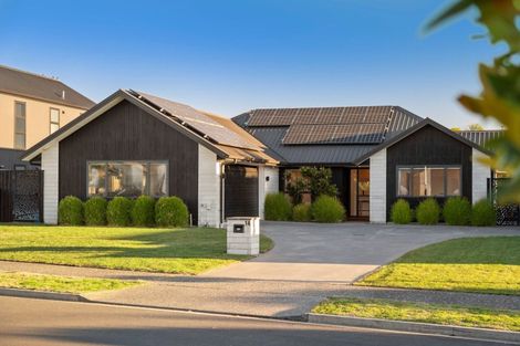 Photo of property in 14 Sarcodia Place, Papamoa Beach, Papamoa, 3118
