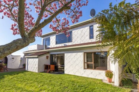Photo of property in 79 Tamatea Road, Taupo, 3330
