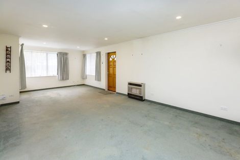 Photo of property in 6 Kowhai Avenue, Ebdentown, Upper Hutt, 5018