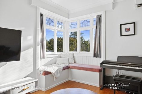 Photo of property in 1/112a View Road, Sunnyvale, Auckland, 0612