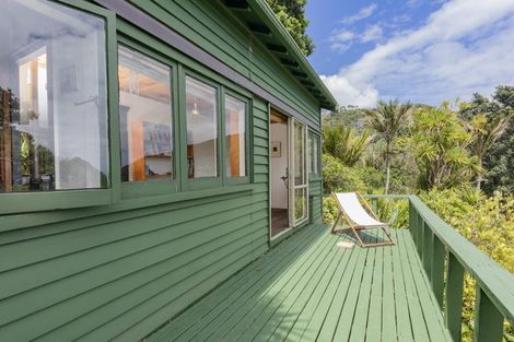 Photo of property in 58 Seaview Road, Piha, 0772