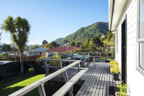 Photo of property in 37 South Terrace, Picton, 7220