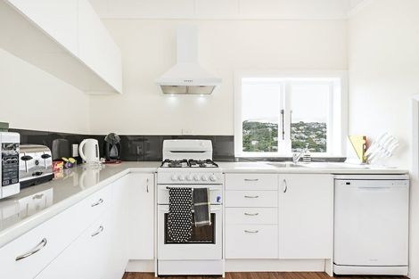 Photo of property in 90 Washington Avenue, Brooklyn, Wellington, 6021