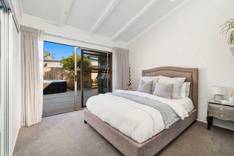 Photo of property in 18 Glengarry Avenue, Manly, Whangaparaoa, 0930