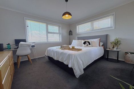Photo of property in 121 Sandspit Road, Shelly Park, Auckland, 2014