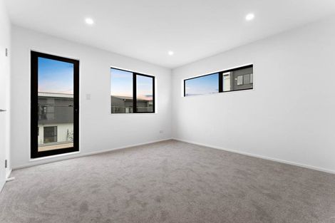 Photo of property in 16 Dotterel Place, Westgate, Auckland, 0614