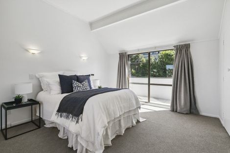 Photo of property in 15 Amapur Drive, Khandallah, Wellington, 6035