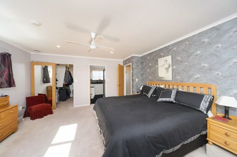 Photo of property in 22 Hanmer Place, Highbury, Palmerston North, 4412