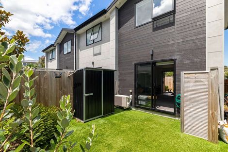 Photo of property in 6/102 Millbrook Road, Sunnyvale, Auckland, 0612