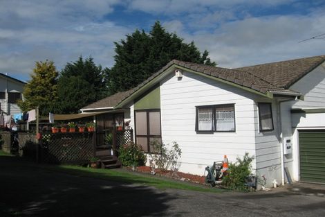 Photo of property in 2/6 Acland Place, Botany Downs, Auckland, 2010