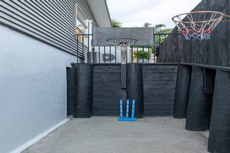 Photo of property in 18 Beulah Avenue, Rothesay Bay, Auckland, 0630