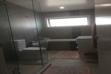 Photo of property in 35 Riverglade Parkway, Te Atatu South, Auckland, 0610