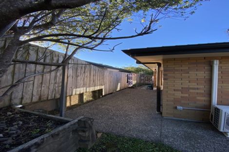 Photo of property in 6 Marbella Crescent, Oteha, Auckland, 0632