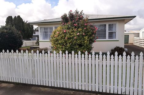 Photo of property in 15 Brett Place, Takaro, Palmerston North, 4412