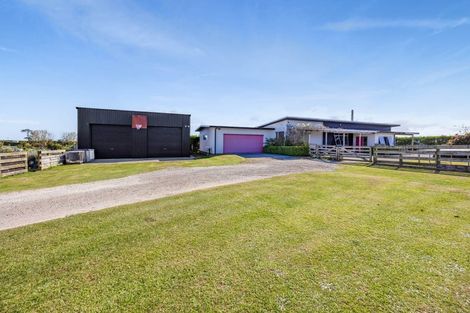 Photo of property in 5674 Mountain Road, Normanby, Hawera, 4673