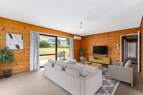 Photo of property in 47 Albatross Close, Whitby, Porirua, 5024