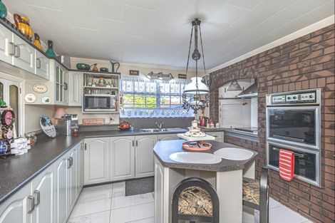 Photo of property in 2 Avon Street, Levin, 5510