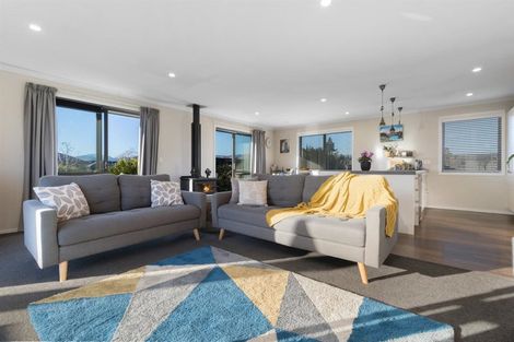 Photo of property in 2 Kingfisher Crescent, Albert Town, Wanaka, 9305