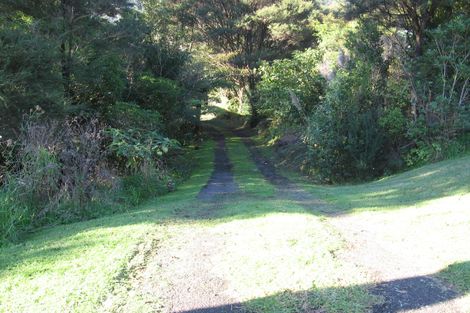 Photo of property in 128 Laingholm Drive, Laingholm, Auckland, 0604