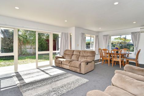 Photo of property in 142c Wainoni Road, Avondale, Christchurch, 8061