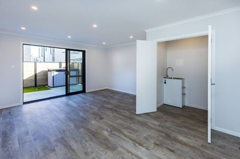 Photo of property in 5 Reakes Crescent, Wallaceville, Upper Hutt, 5018