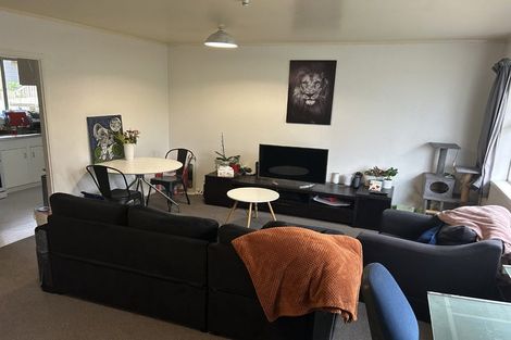 Photo of property in 2/15 Panama Road, Mount Wellington, Auckland, 1062