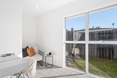 Photo of property in 10 Pixie Place, Pakuranga Heights, Auckland, 2010