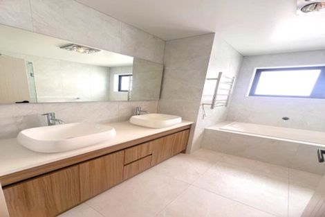 Photo of property in 1a Wren Place, Unsworth Heights, Auckland, 0632