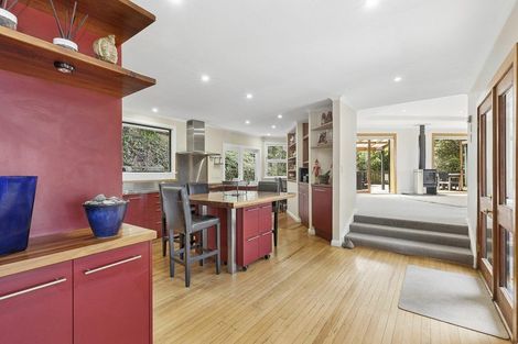 Photo of property in 94 Mana View Road, Paremata, Porirua, 5026