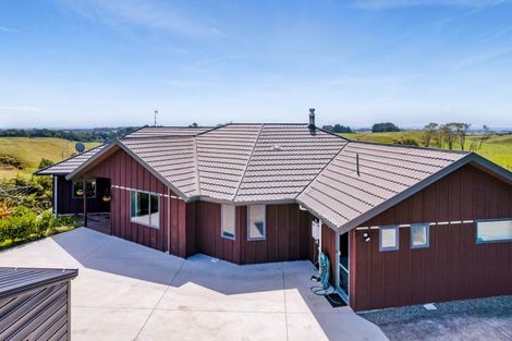 Photo of property in 790 Otaraoa Road, Tikorangi, Waitara, 4383