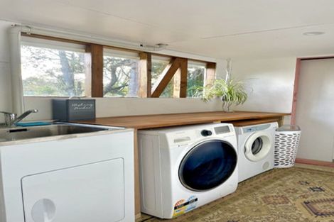 Photo of property in 669 South Titirangi Road, Titirangi, Auckland, 0604