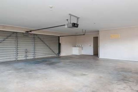 Photo of property in 2/11 Golfland Drive, Golflands, Auckland, 2013