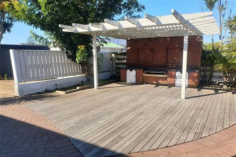 Photo of property in 25 Buckingham Crescent, Manukau, Auckland, 2025