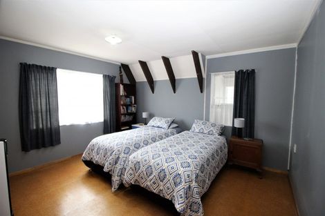 Photo of property in 11 Ross Street, Woodville, 4920