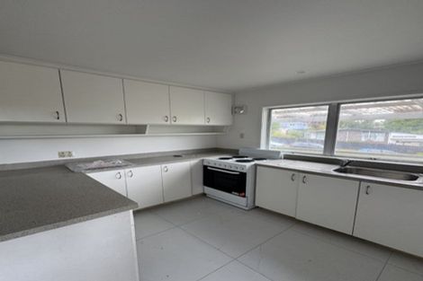 Photo of property in 4 Tawavale Crescent, Totara Vale, Auckland, 0629